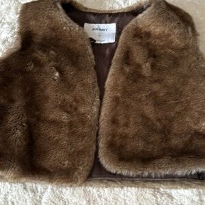 Brand new girls 4t fur vest